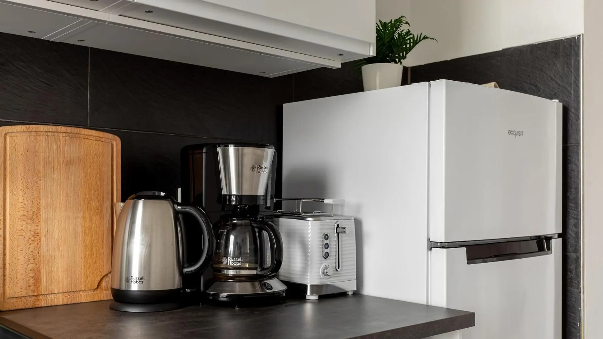 Global Living - Design Apartments I Terrace I Kitchen I Smart-Tv I Parking Space I Muenchen