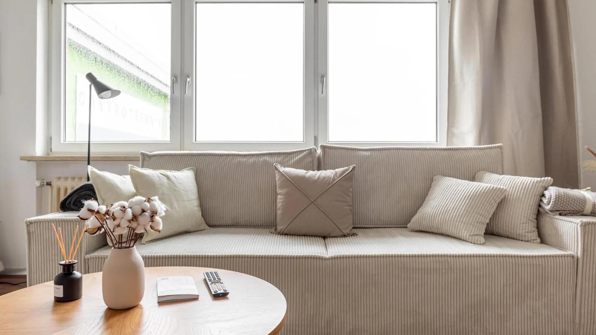 Global Living - Design Apartments I Terrace I Kitchen I Smart-Tv I Parking Space I Muenchen Germany