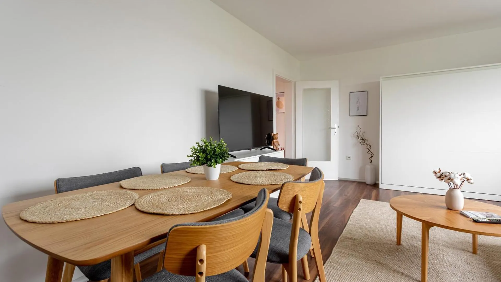 Global Living - Design Apartments I Terrace I Kitchen I Smart-Tv I Parking Space I Muenchen  Munich
