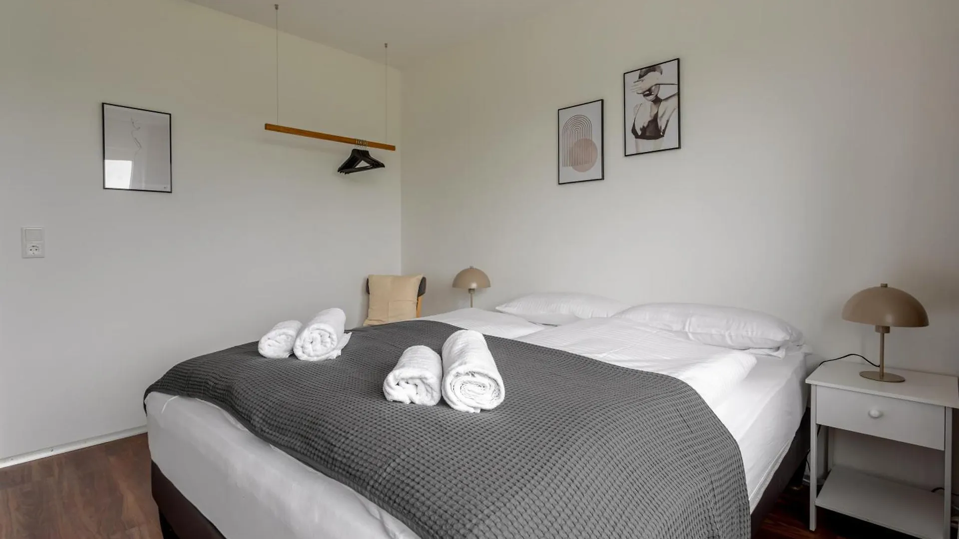 Global Living - Design Apartments I Terrace I Kitchen I Smart-Tv I Parking Space I Muenchen  Munich
