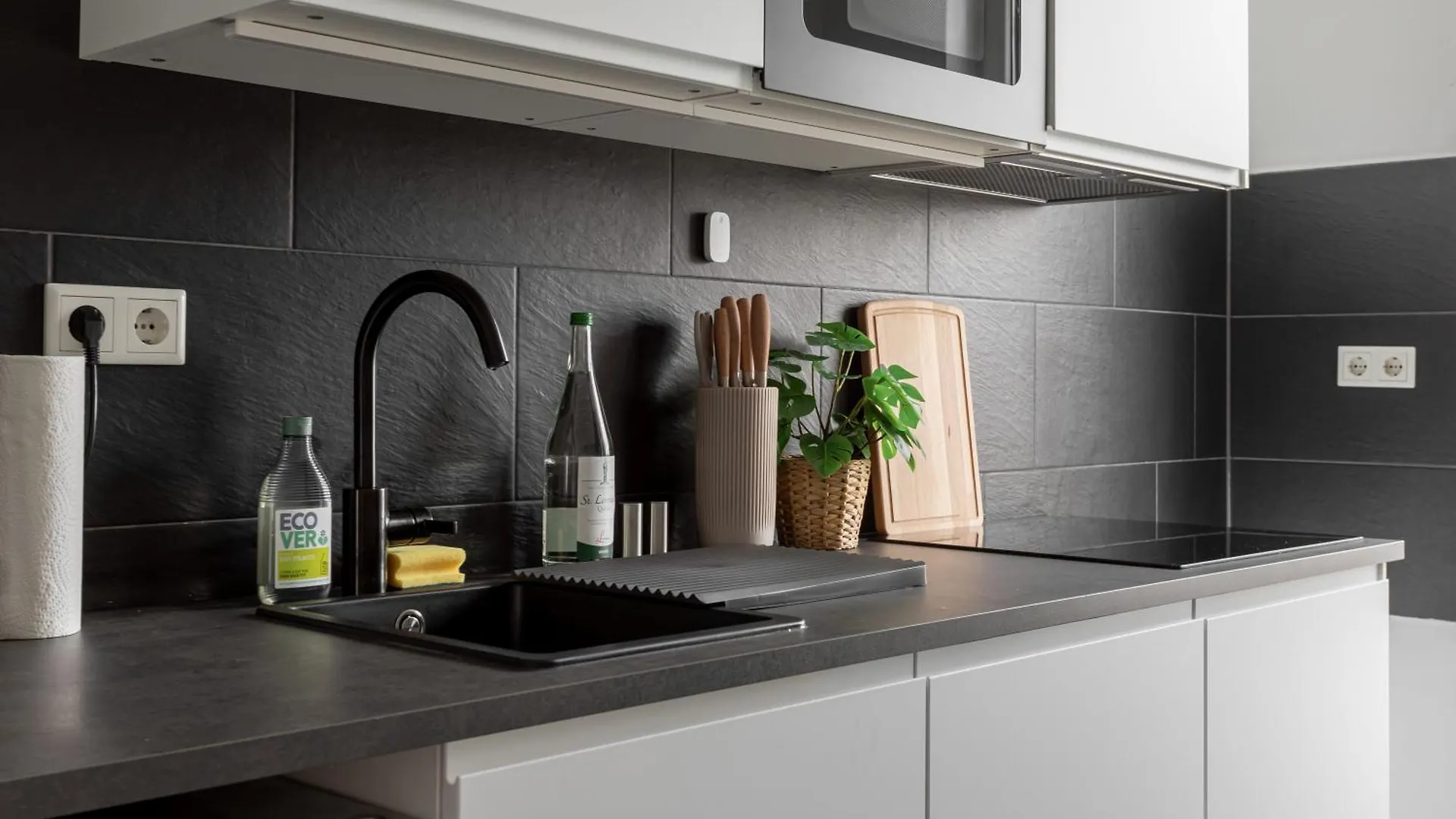 Global Living - Design Apartments I Terrace I Kitchen I Smart-Tv I Parking Space I Muenchen Germany
