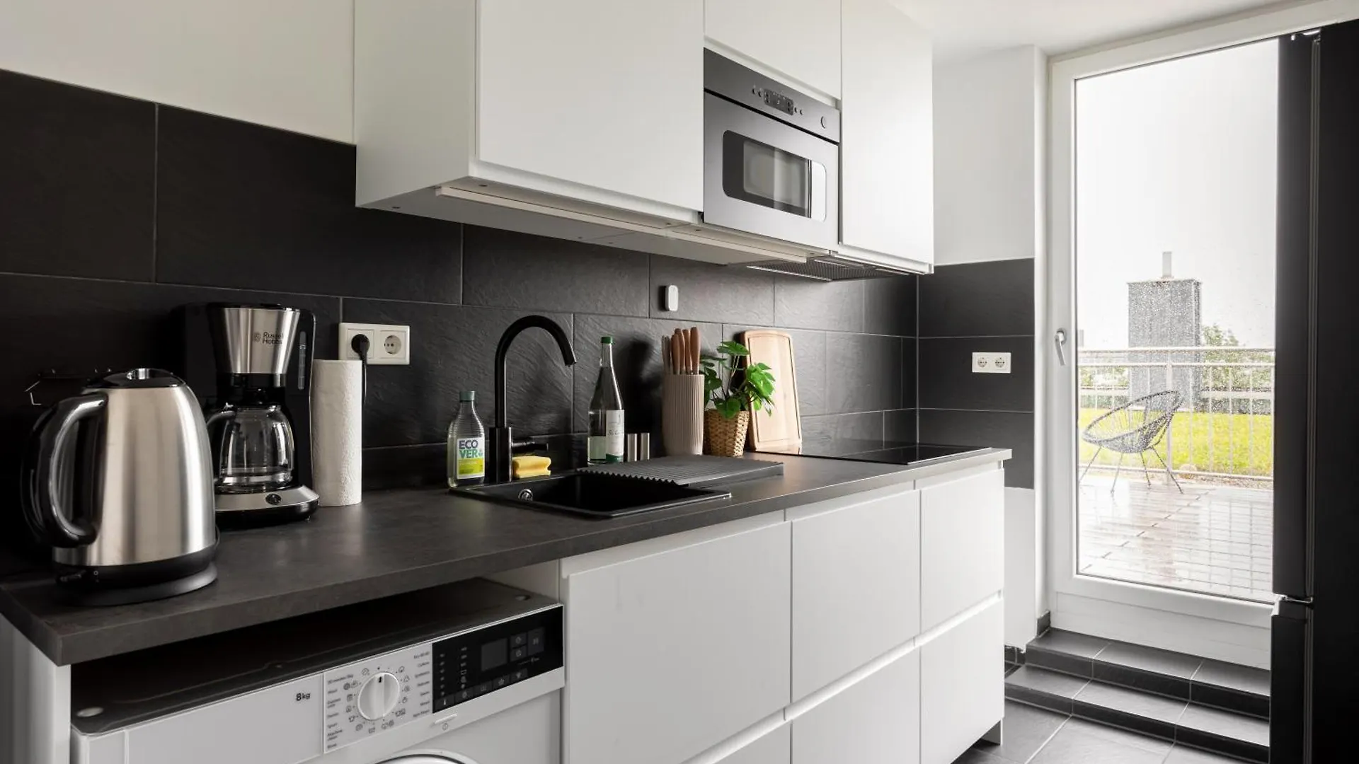 Global Living - Design Apartments I Terrace I Kitchen I Smart-Tv I Parking Space I Muenchen